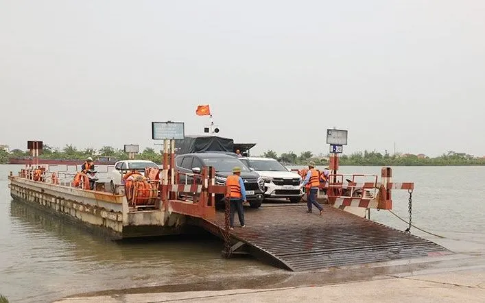 Chủ động bảo đảm an toàn những chuyến phà ngay từ đầu mùa mưa bão.