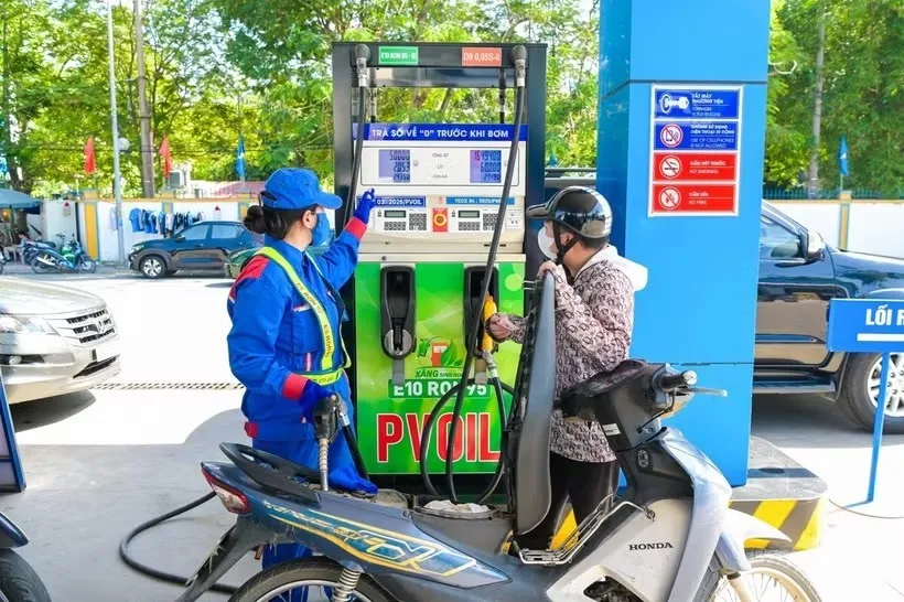 Xăng E10 được đánh giá phù hợp với hơn 90% phương tiện- Ảnh 1. Xăng E10 được đánh giá phù hợp với hơn 90% phương tiện- Ảnh 1.