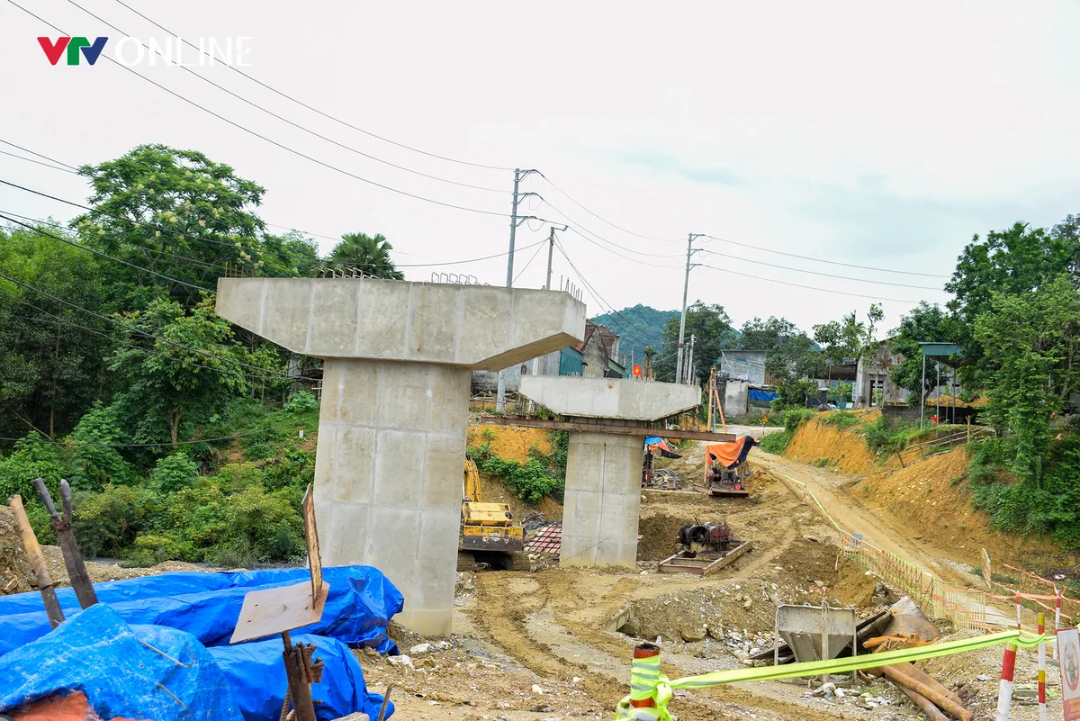 Nghệ An: Th&aacute;o gỡ kh&oacute; khăn, đẩy nhanh dự &aacute;n Hồ chứa nước Bản Mồng - Ảnh 1.