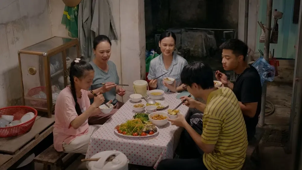 “Phía bên kia thành phố” nối sóng Ngược đường ngược nắng - Ảnh 1.