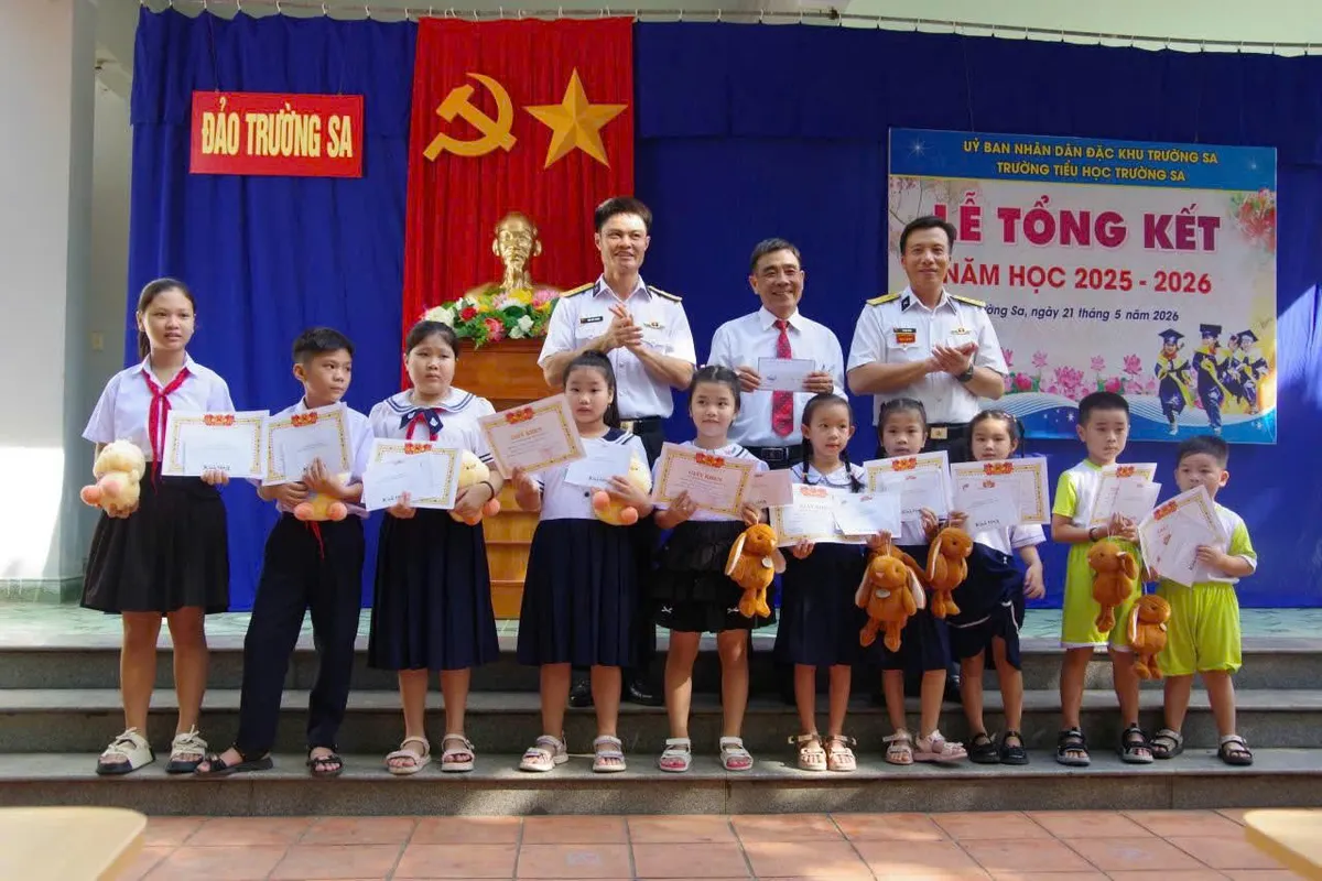 Trường Tiểu học Trường Sa tổng kết năm học 2025 - 2026: 100% học sinh tiểu học đạt xuất sắc - Ảnh 3.