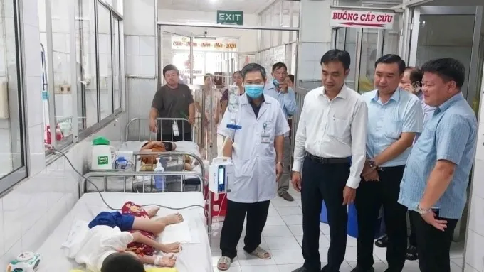 Điều tra vụ 62 học sinh nghi ngộ độc thực phẩm tại trường tiểu học ở Đồng Th&aacute;p- Ảnh 1.