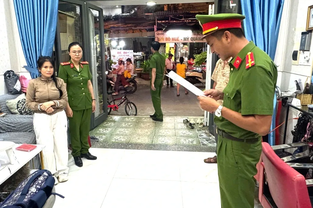 Bắt khẩn cấp người phụ nữ Đà Nẵng nghi chủ mưu vụ giết người liên quan con riêng của chồng- Ảnh 1. Bắt khẩn cấp người phụ nữ Đà Nẵng nghi chủ mưu vụ giết người liên quan con riêng của chồng- Ảnh 1.