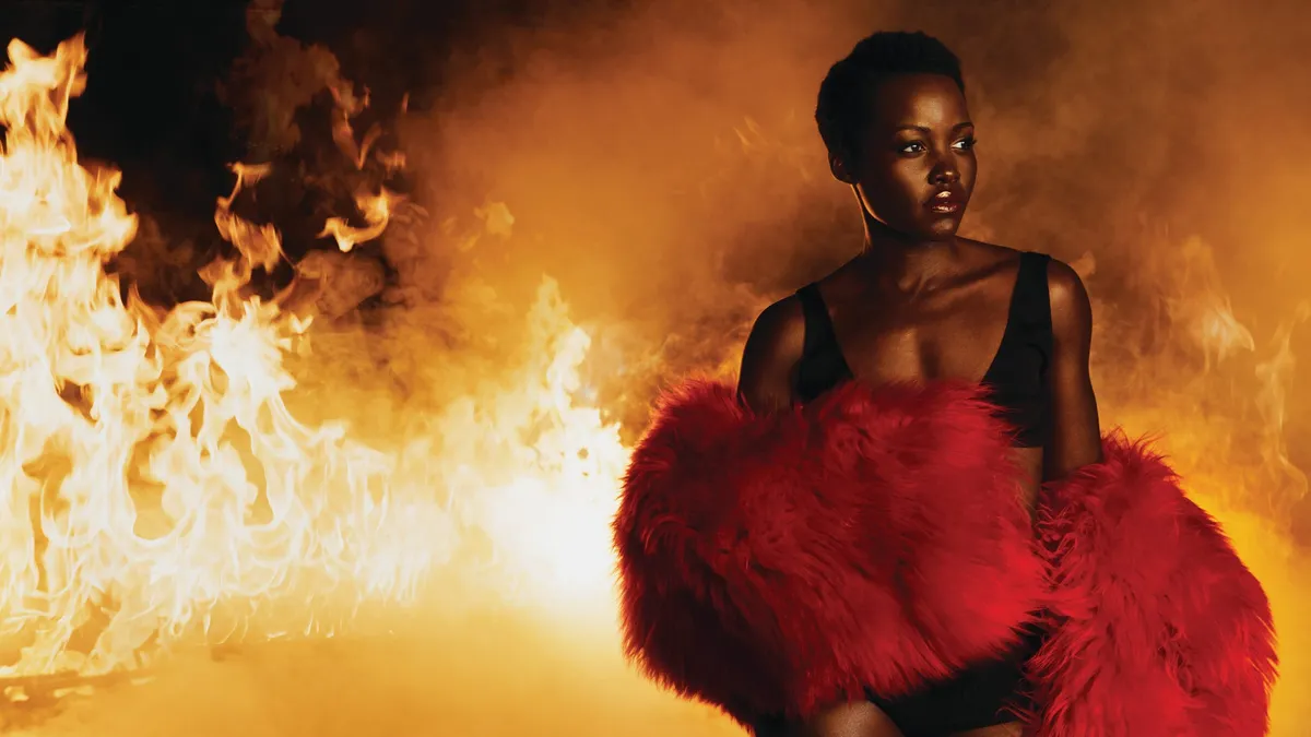 Lupita Nyong'o phản hồi những chỉ tr&iacute;ch khi v&agrave;o vai Helen trong The Odyssey - Ảnh 1.