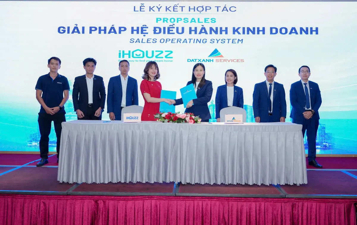 iHouzz và Dat Xanh Services ký kết hợp tác triển khai PropSales – Giải pháp hệ điều hành kinh doanh bất động sản- Ảnh 1. iHouzz và Dat Xanh Services ký kết hợp tác triển khai PropSales – Giải pháp hệ điều hành kinh doanh bất động sản- Ảnh 1.