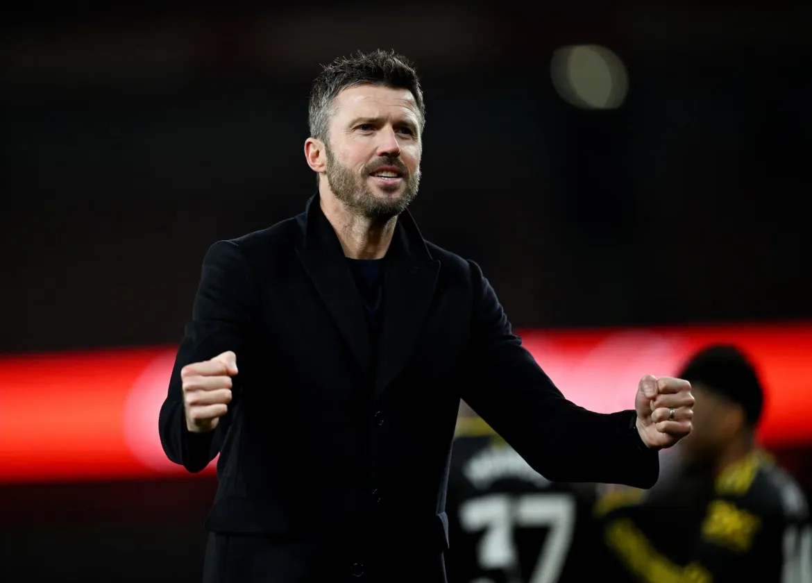 Man Utd k&yacute; hợp đồng d&agrave;i hạn với HLV Michael Carrick đến năm 2028- Ảnh 1.
