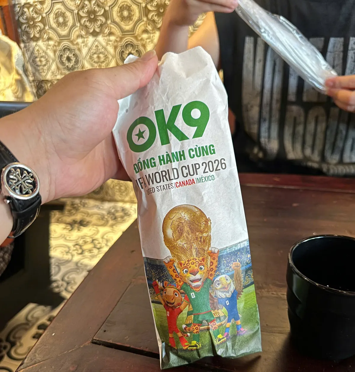 Cảnh gi&aacute;c thủ đoạn ph&aacute;t t&aacute;n link c&aacute; độ b&oacute;ng đ&aacute; qua t&uacute;i giấy, bao b&igrave; miễn ph&iacute; - Ảnh 1.