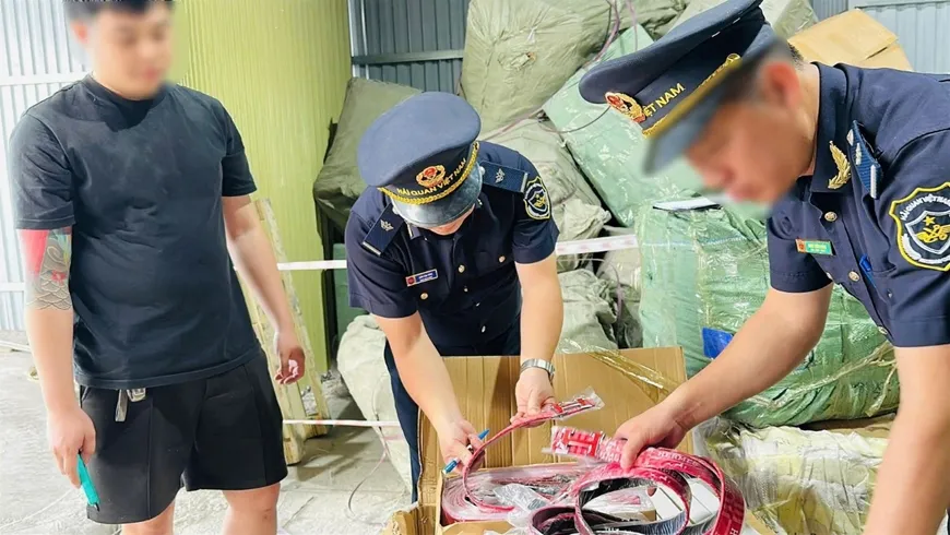 Tăng tốc truy quét hàng giả, hàng nhái- Ảnh 1. Tăng tốc truy quét hàng giả, hàng nhái- Ảnh 1.