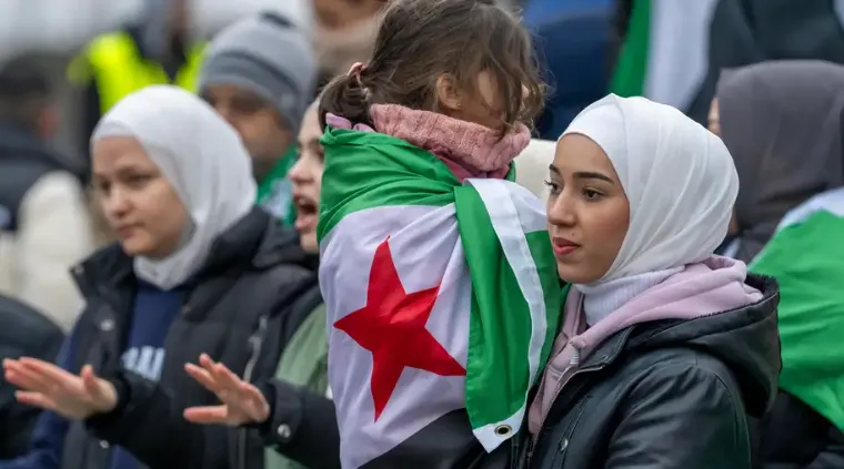 Đức c&acirc;n nhắc trả tiền cho người di cư Syria tự nguyện hồi hương- Ảnh 1.