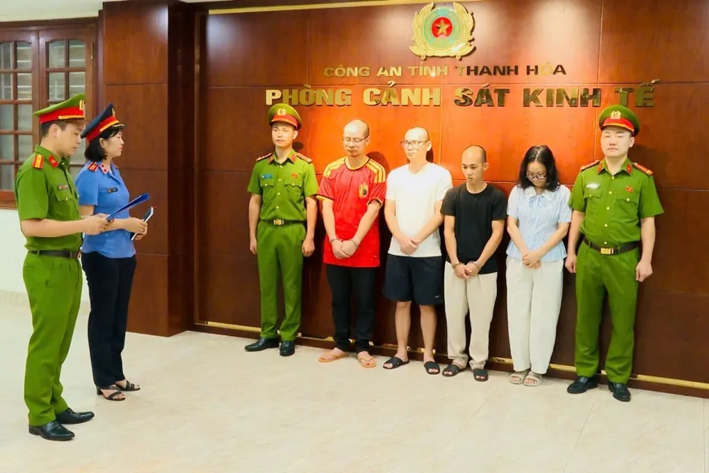 Thanh Hóa triệt phá đường dây buôn lậu xe điện ba bánh từ Trung Quốc- Ảnh 1. Thanh Hóa triệt phá đường dây buôn lậu xe điện ba bánh từ Trung Quốc- Ảnh 1.