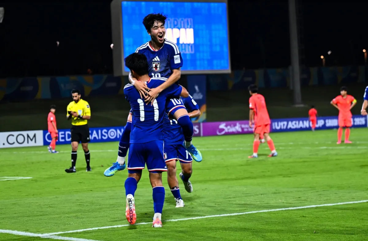 &nbsp;U17 Nhật Bản đ&aacute;nh bại U17 Trung Quốc 3-2, lần thứ 5 v&ocirc; địch ch&acirc;u &Aacute;- Ảnh 1.