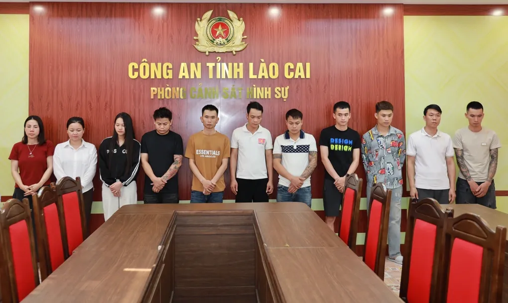 Khởi tố 11 bị can trong đường d&acirc;y lừa đảo livestream "đổ thạch" chiếm đoạt khoảng 5 tỷ đồng- Ảnh 1.