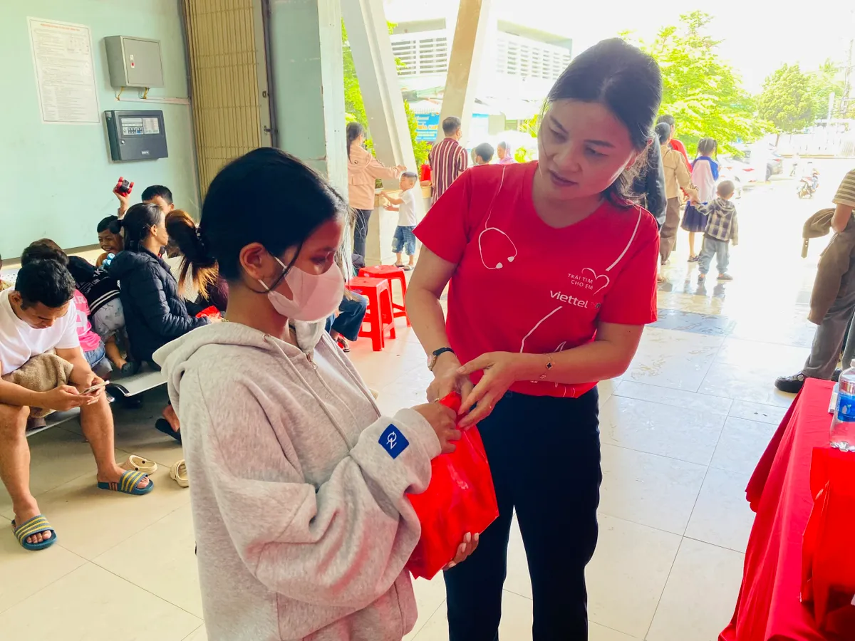 Mang cơ hội điều trị tim bẩm sinh đến với trẻ em Quảng Ngãi- Ảnh 20. Mang cơ hội điều trị tim bẩm sinh đến với trẻ em Quảng Ngãi- Ảnh 20.