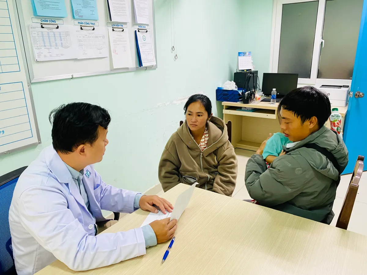 Hơn 1 tỷ đồng hỗ trợ điều trị cho trẻ em mắc tim bẩm sinh tại Quảng Ngãi - Ảnh 2. Hơn 1 tỷ đồng hỗ trợ điều trị cho trẻ em mắc tim bẩm sinh tại Quảng Ngãi - Ảnh 2.