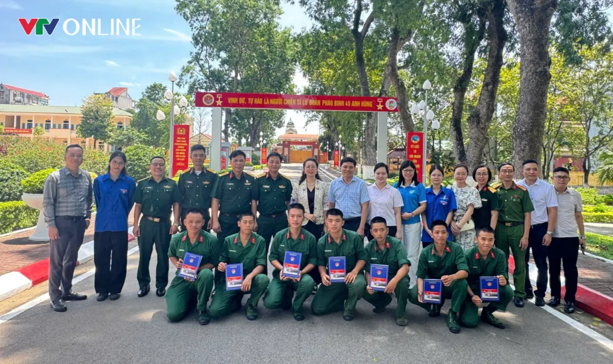 Đồng hành cùng tân binh, chăm lo hậu phương quân đội - Ảnh 3.