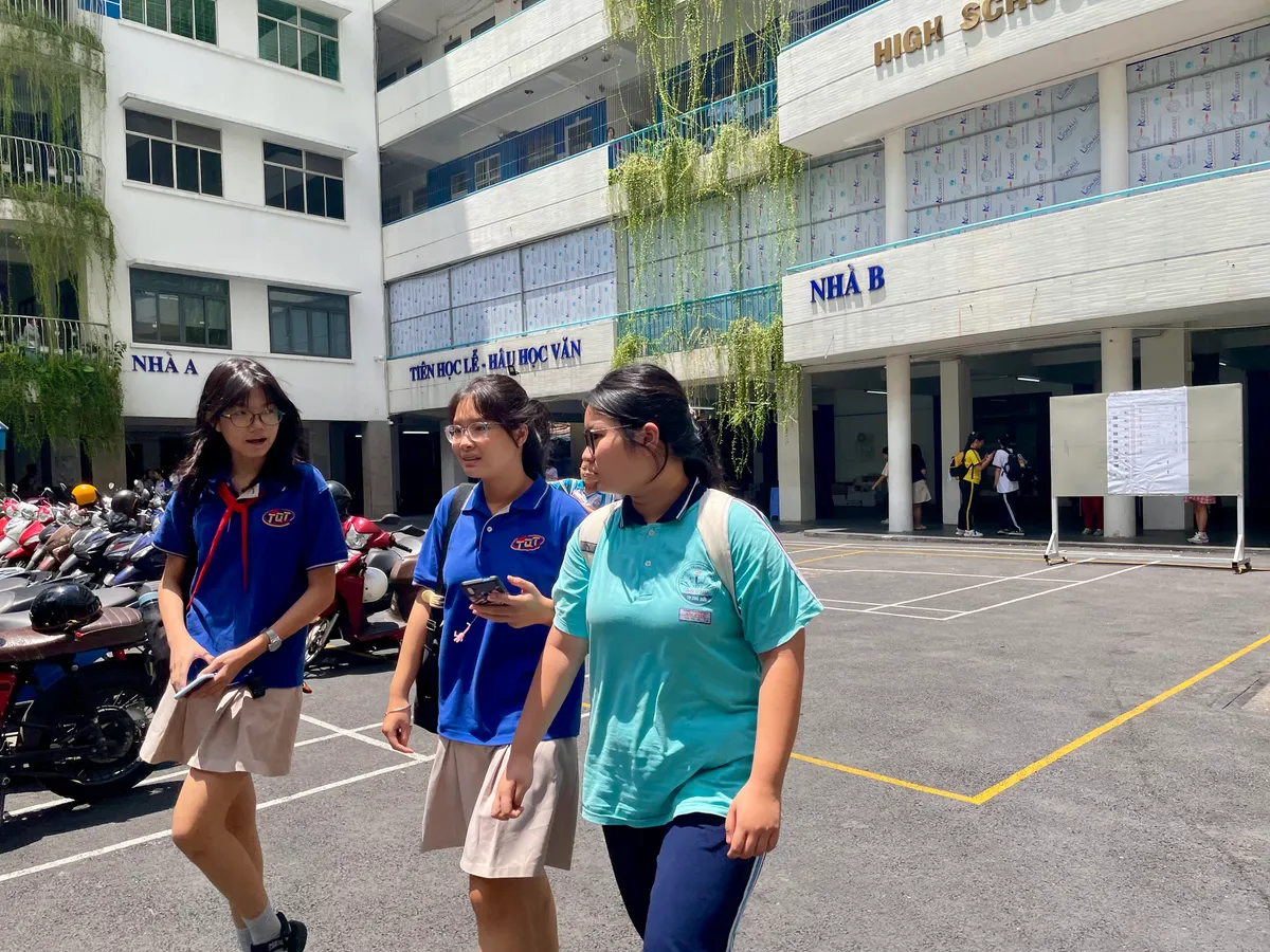 Đề thi Ngữ văn v&agrave;o lớp 10 Trường Phổ th&ocirc;ng Năng khiếu được khen hay, dễ khơi gợi cảm x&uacute;c- Ảnh 4.
