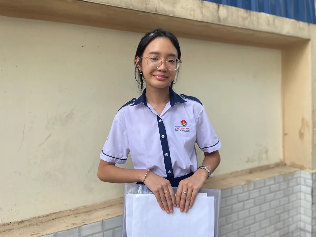 Đề thi Ngữ văn v&agrave;o lớp 10 Trường Phổ th&ocirc;ng Năng khiếu được khen hay, dễ khơi gợi cảm x&uacute;c- Ảnh 5.