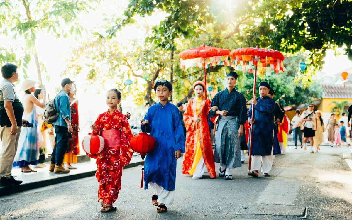 Tái hiện Châu ấn thuyền từ Nhật Bản đến rước Công Nữ Ngọc Hoa.