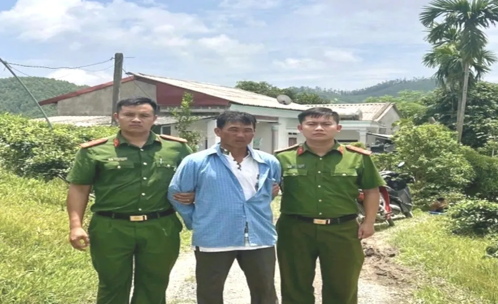 Ph&uacute; Thọ: Bắt đối tượng d&ugrave;ng dao tấn c&ocirc;ng vợ chồng em ruột, một người tử vong- Ảnh 1.