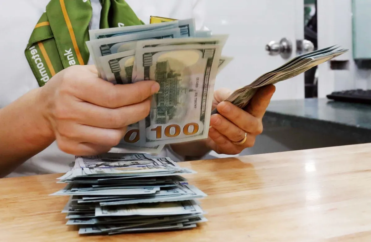 Gi&aacute; USD ng&acirc;n h&agrave;ng tăng mạnh chiều mua v&agrave;o, nhiều ngoại tệ tiếp tục giảm- Ảnh 1.
