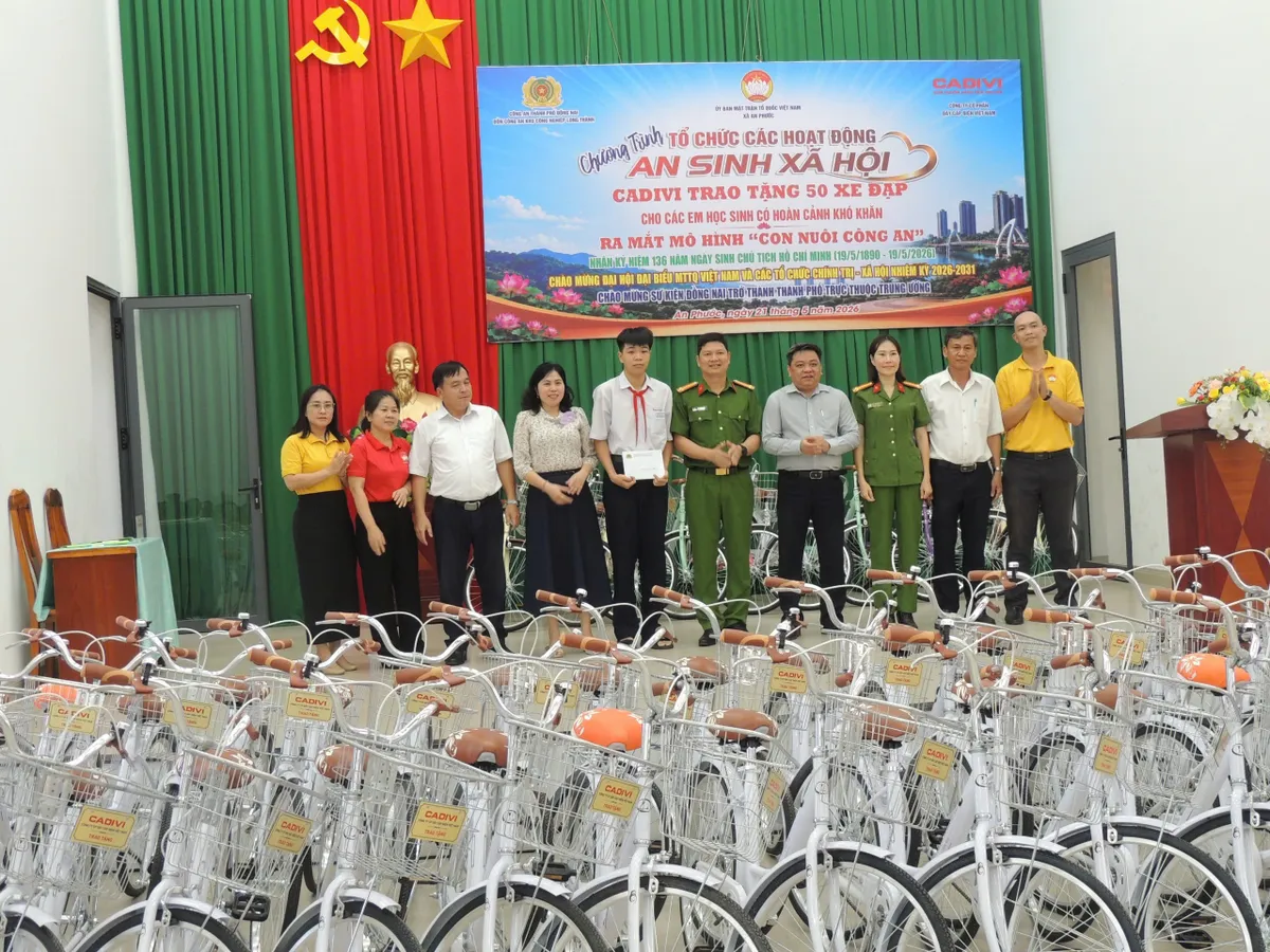 Mô hình "Con nuôi Công an" và những hoạt động ý nghĩa tiếp sức cho học sinh nghèo tới trường- Ảnh 2. Mô hình "Con nuôi Công an" và những hoạt động ý nghĩa tiếp sức cho học sinh nghèo tới trường- Ảnh 2.