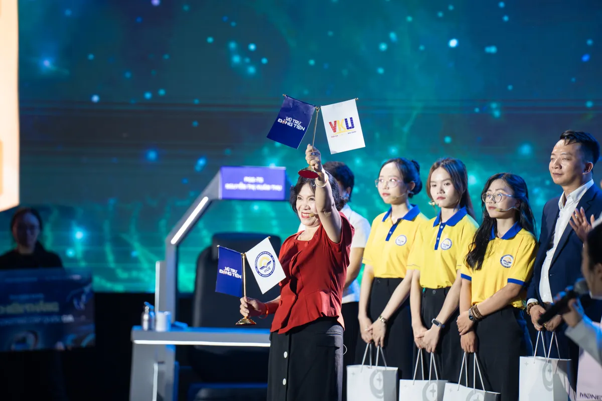 Vũ trụ đồng tiền 2026: Lộ diện 3 đại diện miền Trung vào vòng tứ kết - Ảnh 14.