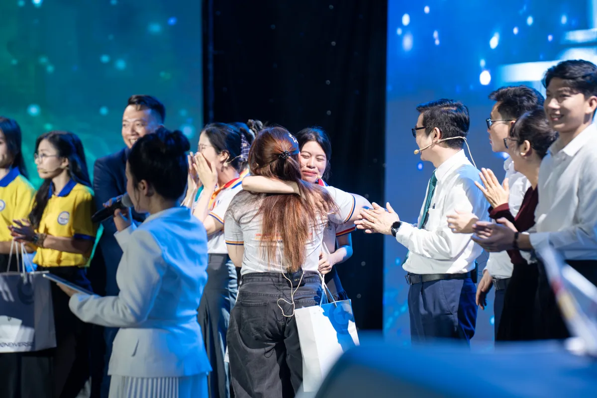 Vũ trụ đồng tiền 2026: Lộ diện 3 đại diện miền Trung vào vòng tứ kết - Ảnh 15.