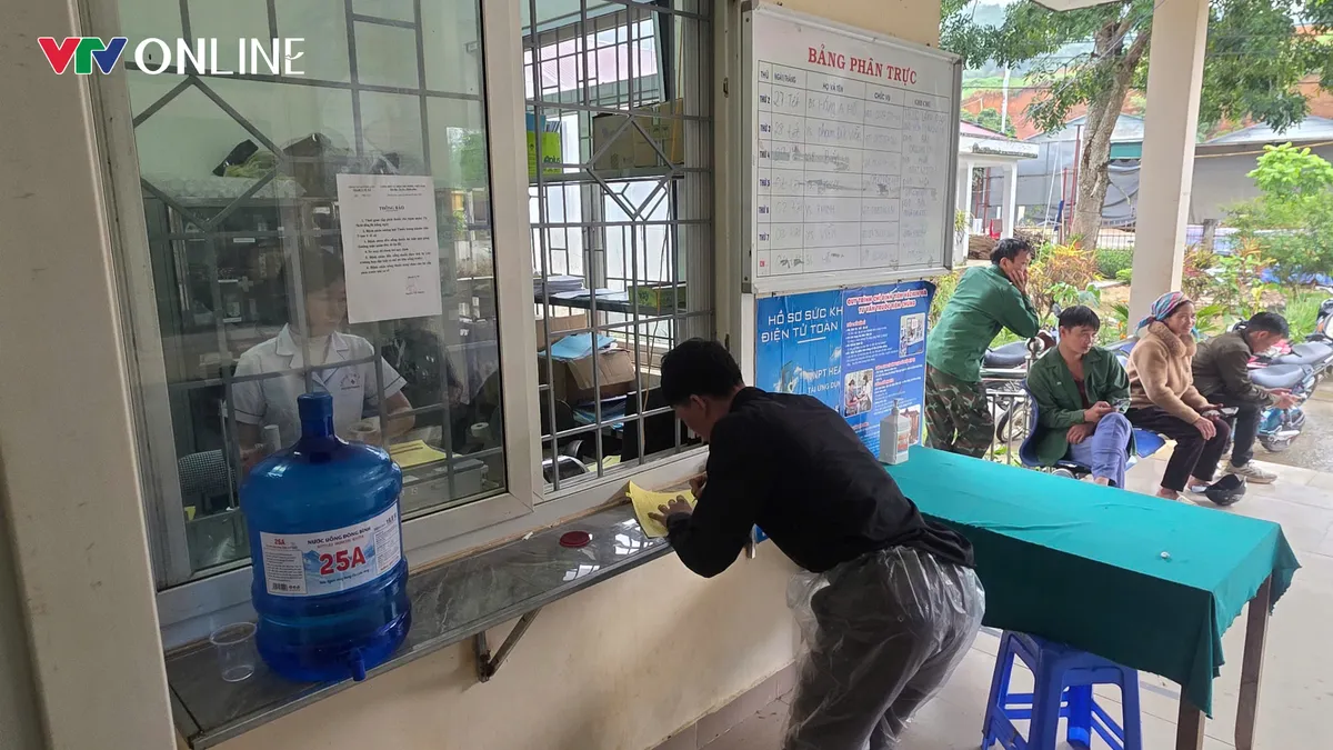 Lai Ch&acirc;u: Bảo đảm phục vụ người d&acirc;n tại c&aacute;c trạm y tế v&ugrave;ng cao - Ảnh 4.