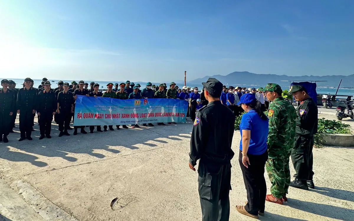Công an Khánh Hòa ra quân hưởng ứng "Ngày Chủ nhật xanh".