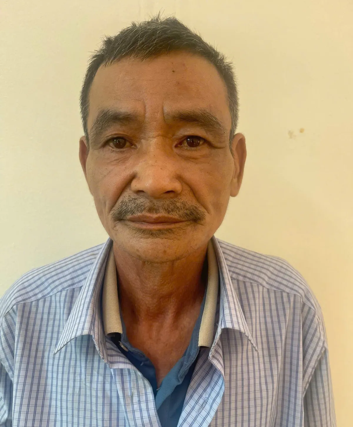 Khởi tố người đ&agrave;n &ocirc;ng d&ugrave;ng dao chống đối lực lượng kiểm tra nồng độ cồn ở Th&aacute;i Nguy&ecirc;n- Ảnh 1.