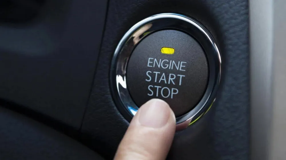 Nhấn nút Start/Stop khi ô tô đang chạy sẽ xảy ra điều gì?- Ảnh 1. Nhấn nút Start/Stop khi ô tô đang chạy sẽ xảy ra điều gì?- Ảnh 1.