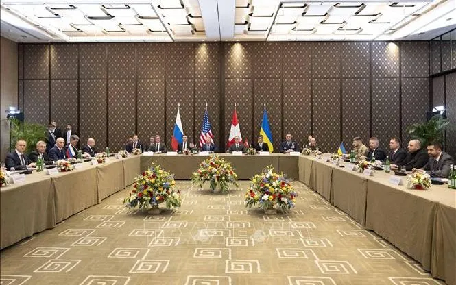 Quang cảnh vòng đàm phán giữa Nga, Mỹ và Ukraine tại Geneve, Thụy Sĩ, ngày 17/2/2026 (Ảnh: THX/TTXVN)