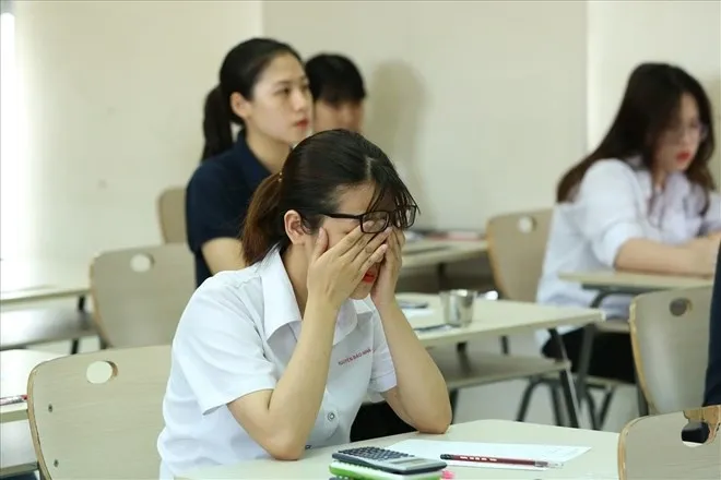 Áp lực thi cử làm gia tăng rối loạn lo âu và trầm cảm ở học sinh- Ảnh 1. Áp lực thi cử làm gia tăng rối loạn lo âu và trầm cảm ở học sinh- Ảnh 1.
