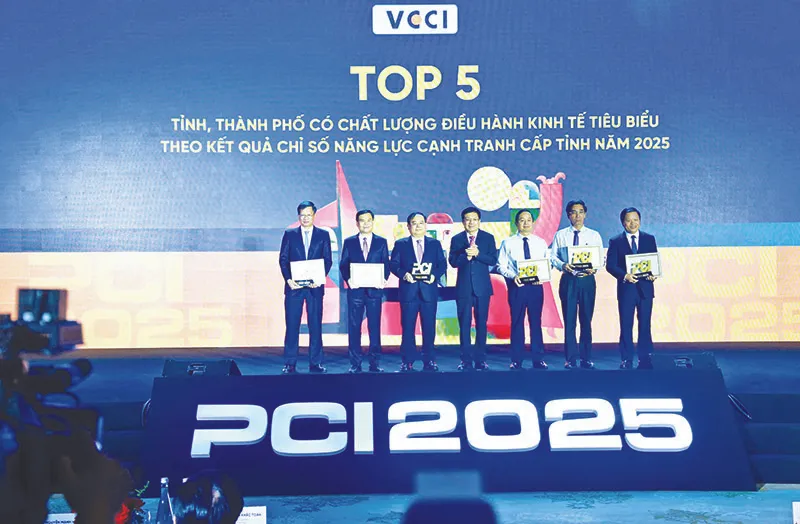 Chỉ số năng lực cạnh tranh cấp tỉnh 2025: Từ cuộc đua thứ hạng đến sự phát triển của khu vực tư nhân- Ảnh 1. Chỉ số năng lực cạnh tranh cấp tỉnh 2025: Từ cuộc đua thứ hạng đến sự phát triển của khu vực tư nhân- Ảnh 1.