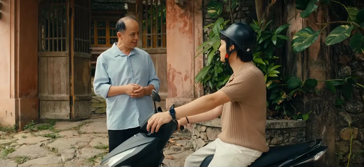 Ngược đường ngược nắng - Tập 34: Ông Trực và ông Phúc "chốt đơn" thông gia ngay trên bàn nhậu - Ảnh 1.