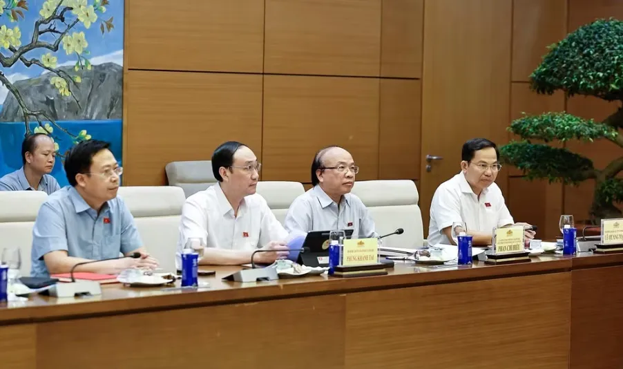 Chủ tịch Quốc hội: Đổi mới công tác dân nguyện theo hướng thực chất, trách nhiệm - Ảnh 4.