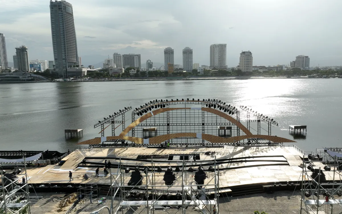 Sân khấu Lễ hội pháo hoa 2026.