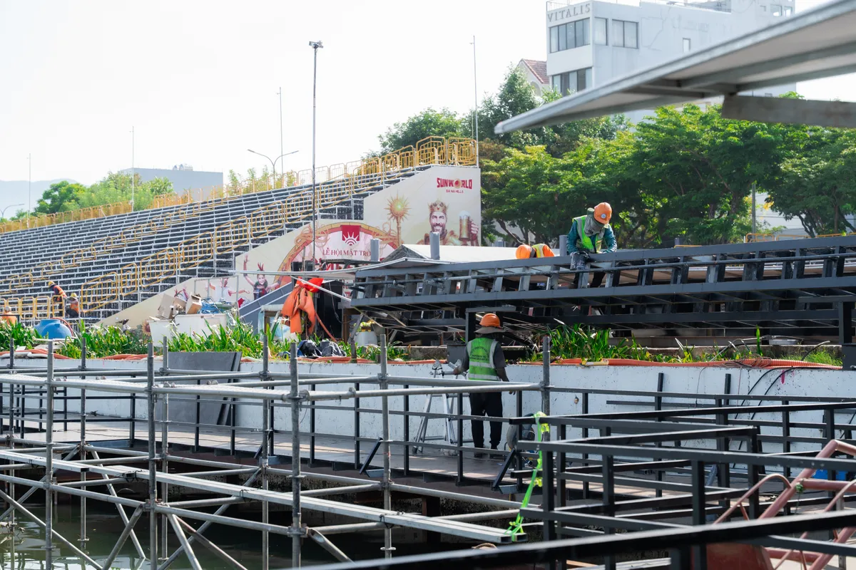 Đ&agrave; Nẵng: S&acirc;n khấu Lễ hội ph&aacute;o hoa 2026 sẵn s&agrave;ng cho đ&ecirc;m khai mạc b&ecirc;n s&ocirc;ng H&agrave;n- Ảnh 3.