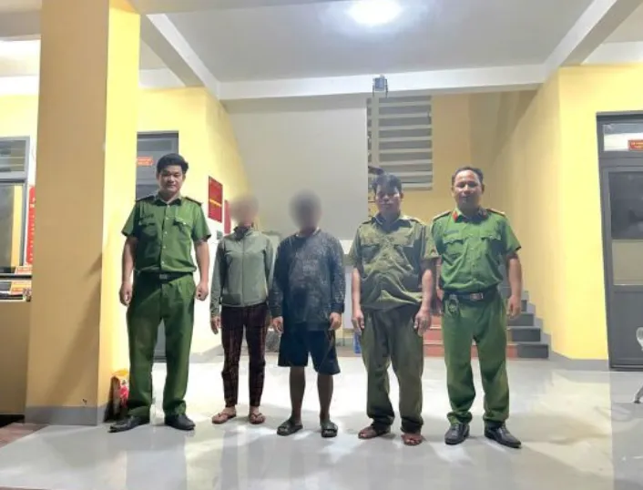 Đi lạc hơn 250km, người đàn ông được công an hỗ trợ trở về nhà an toàn - Ảnh 1.