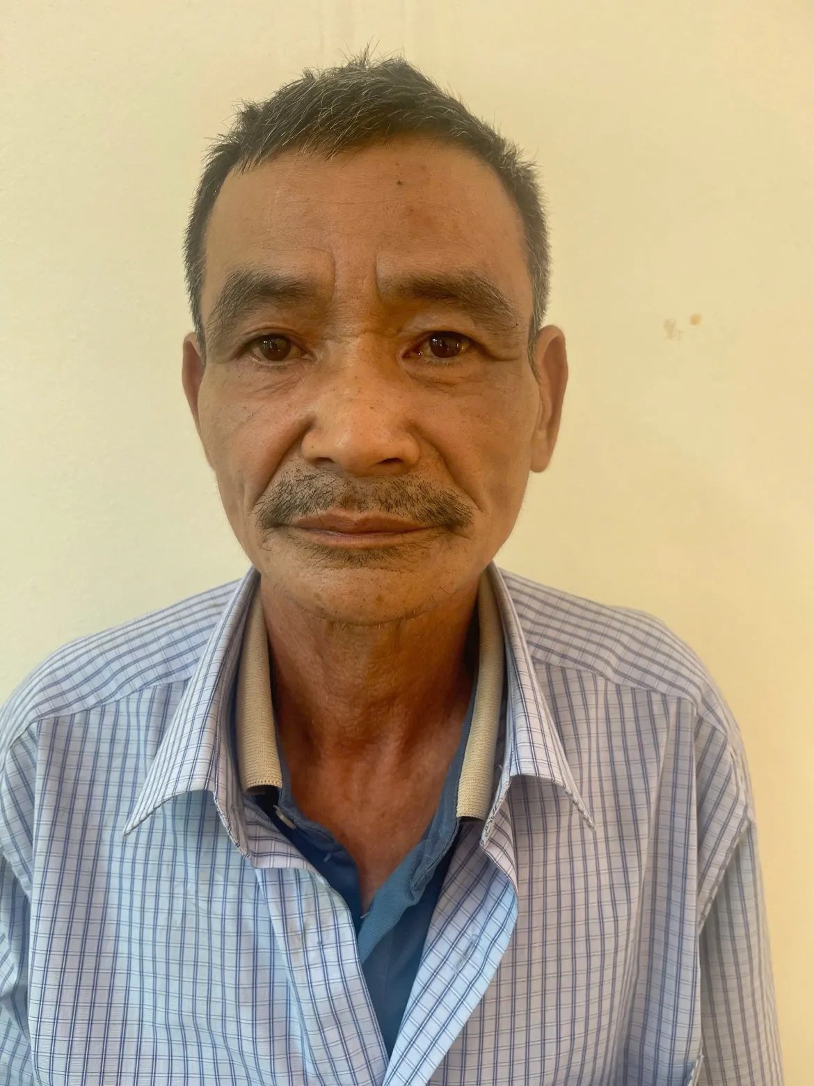 Khởi tố người đàn ông dùng dao chống đối lực lượng kiểm tra nồng độ cồn- Ảnh 2. Khởi tố người đàn ông dùng dao chống đối lực lượng kiểm tra nồng độ cồn- Ảnh 2.