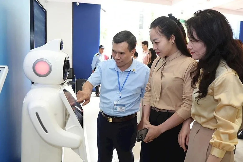 Hà Nội thúc đẩy quản trị bằng dữ liệu để tăng tốc xây dựng đô thị thông minh- Ảnh 1. Hà Nội thúc đẩy quản trị bằng dữ liệu để tăng tốc xây dựng đô thị thông minh- Ảnh 1.
