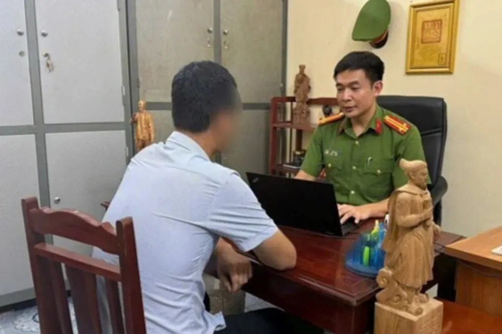 Khởi tố th&ecirc;m 2 bị can trong đường d&acirc;y đ&aacute;nh bạc trực tuyến li&ecirc;n tỉnh- Ảnh 1.