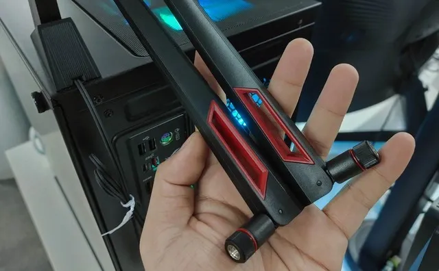 Vì sao máy tính để bàn vẫn cần ăng-ten Wi-Fi rời?- Ảnh 1. Vì sao máy tính để bàn vẫn cần ăng-ten Wi-Fi rời?- Ảnh 1.