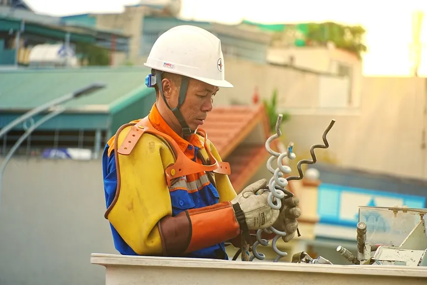 Ti&ecirc;u thụ điện li&ecirc;n tục lập kỷ lục- Ảnh 1.