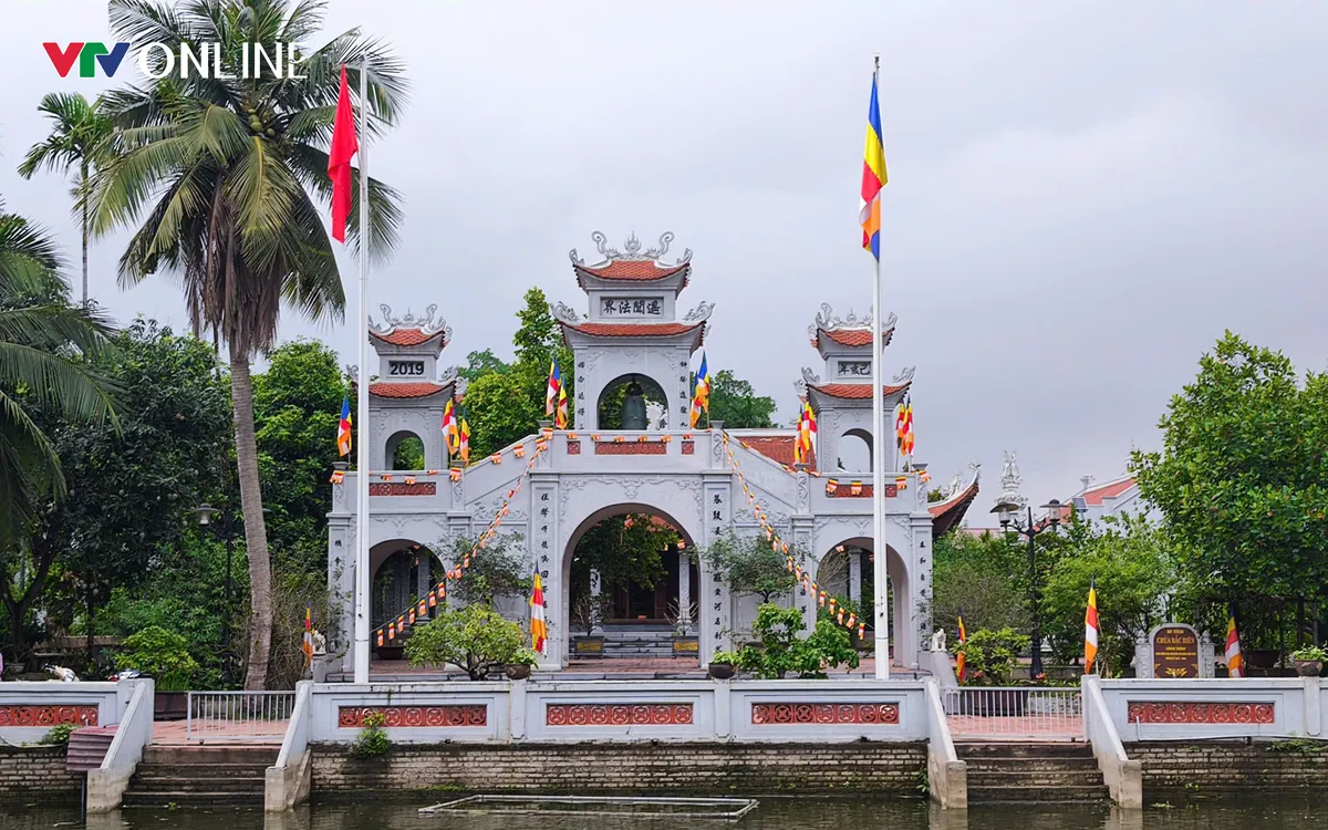 Làng cổ Bắc Biên có cấu trúc tín ngưỡng dân gian độc đáo với sự hiện diện đầy đủ của nhiều di tích lịch sử như đình - chùa - đền phản ánh đầy đủ tâm thức văn hóa của cư dân vùng đồng bằng sông Hồng.