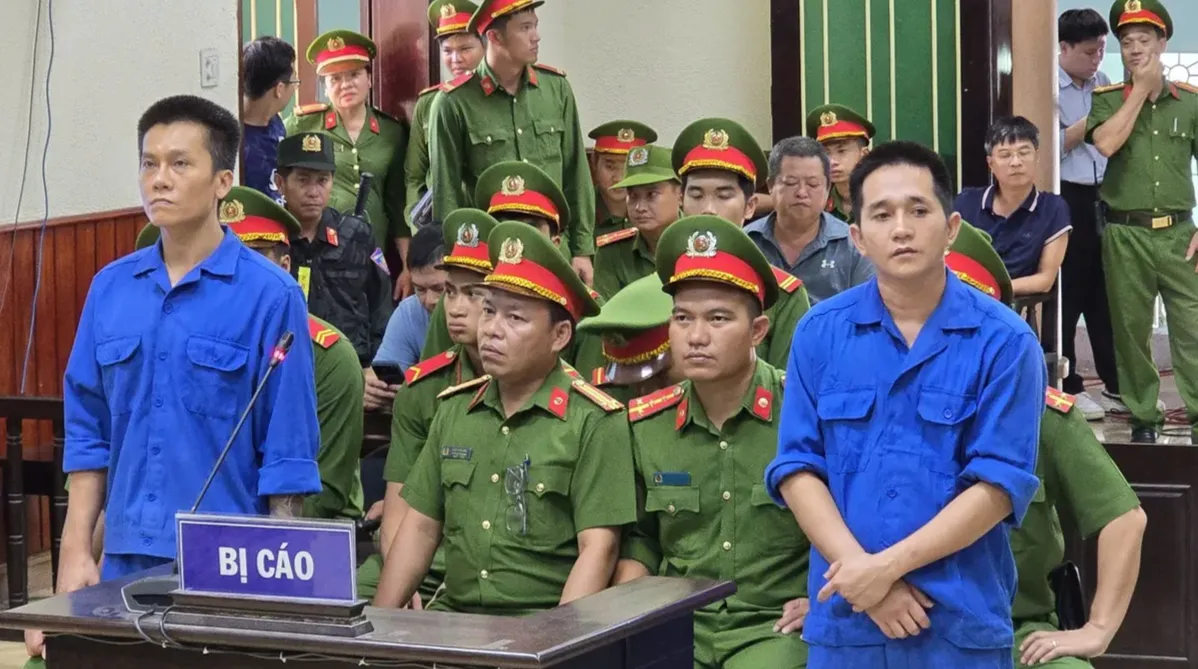 Hai bị cáo cướp ngân hàng Vietcombank ở Gia Lai lĩnh tổng cộng 56 năm tù- Ảnh 1. Hai bị cáo cướp ngân hàng Vietcombank ở Gia Lai lĩnh tổng cộng 56 năm tù- Ảnh 1.