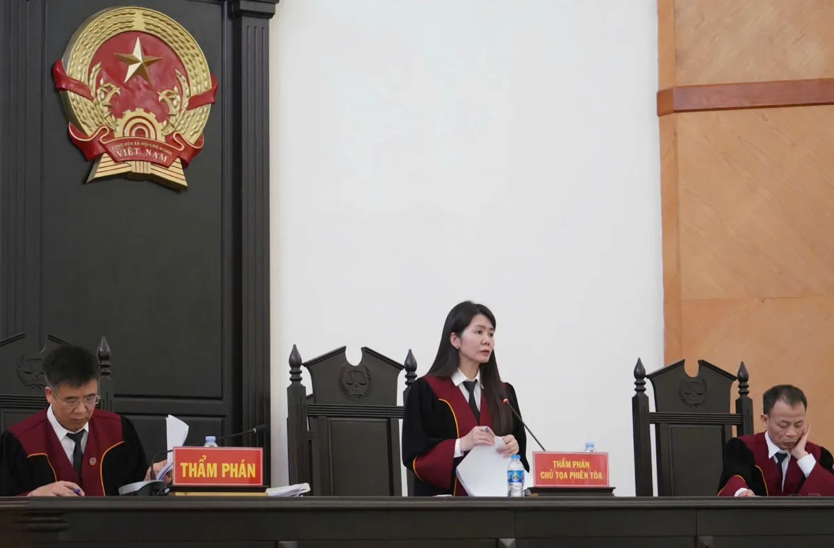 Hai cựu Cục trưởng Cục An toàn thực phẩm nhận hối lộ được tòa phúc thẩm tuyên giảm án - Ảnh 1.