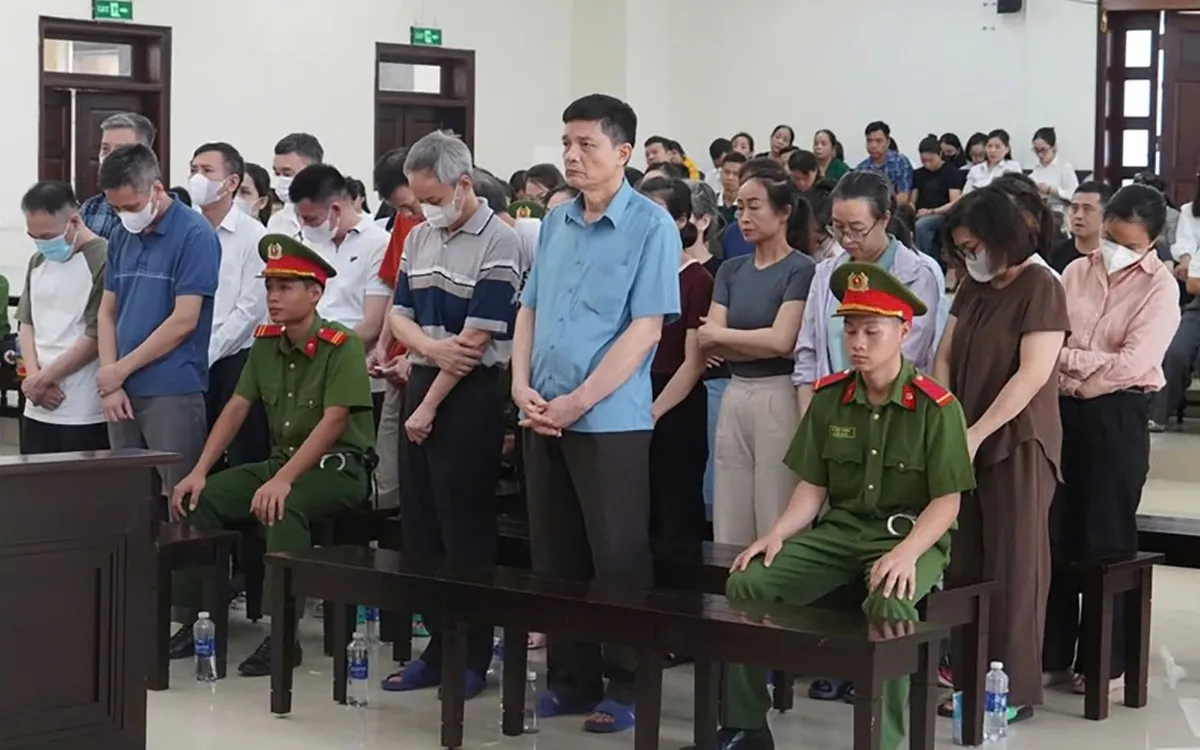 Các bị cáo tại phiên phúc thẩm.