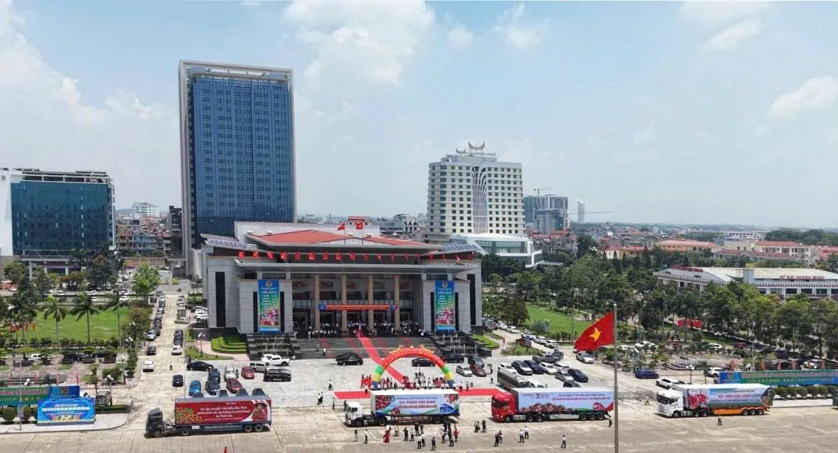 Bắc Ninh thúc đẩy tiêu thụ vải thiều và nông sản OCOP, hướng tới xây dựng thương hiệu nông sản bền vững- Ảnh 6. Bắc Ninh thúc đẩy tiêu thụ vải thiều và nông sản OCOP, hướng tới xây dựng thương hiệu nông sản bền vững- Ảnh 6.