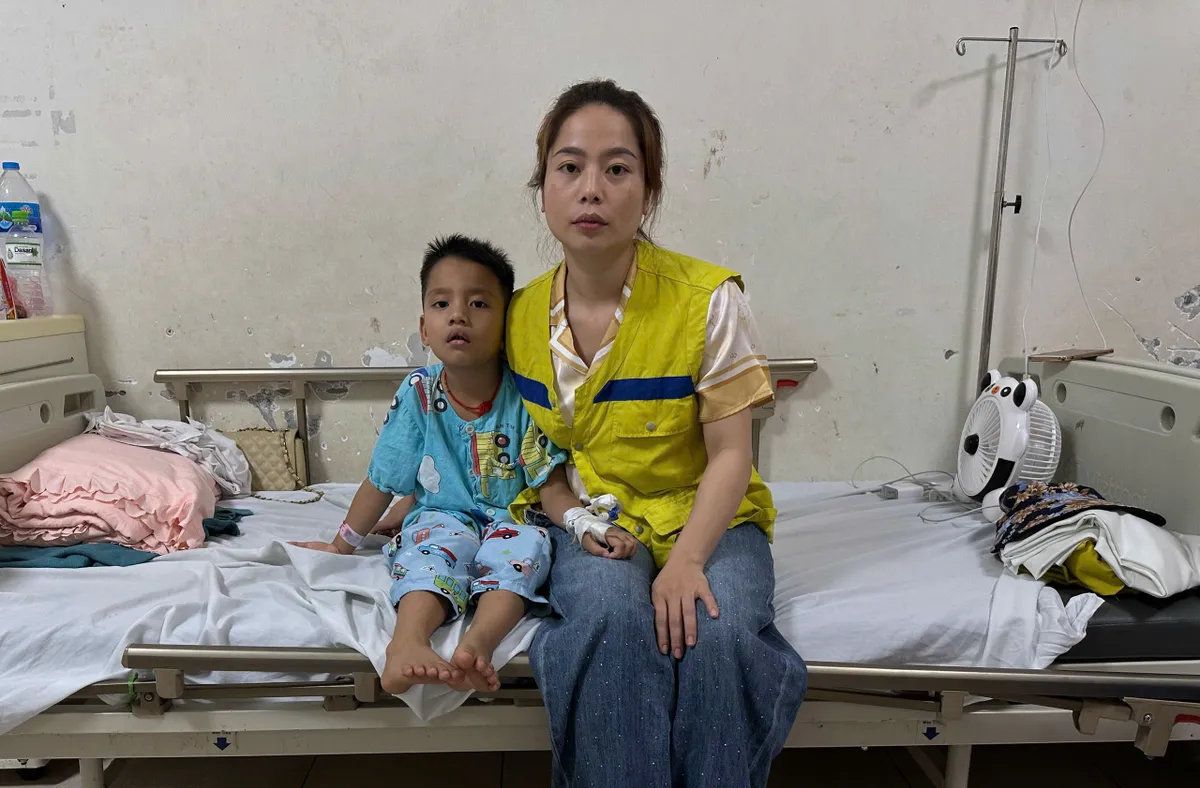 Bệnh nhi 6 tuổi mắc bệnh tim bẩm sinh ở L&agrave;o Cai đ&atilde; được ra viện - Ảnh 1.